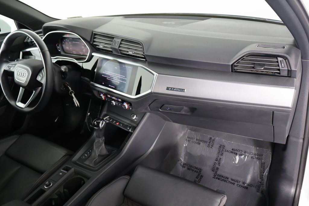 Thumbnail: 2022 Audi Q3 - 9