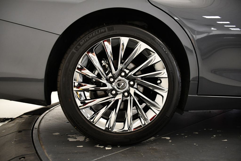 Thumbnail: 2025 Lexus ES - 14