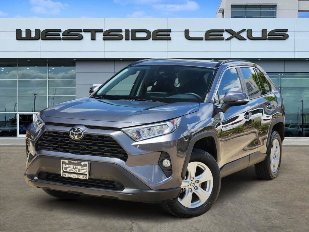 2021 Toyota RAV4 XLE - 0