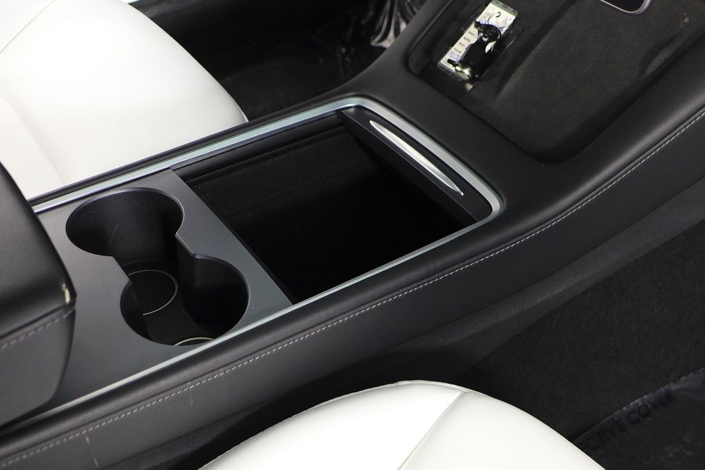 Thumbnail: 2021 Tesla Model 3 - 15