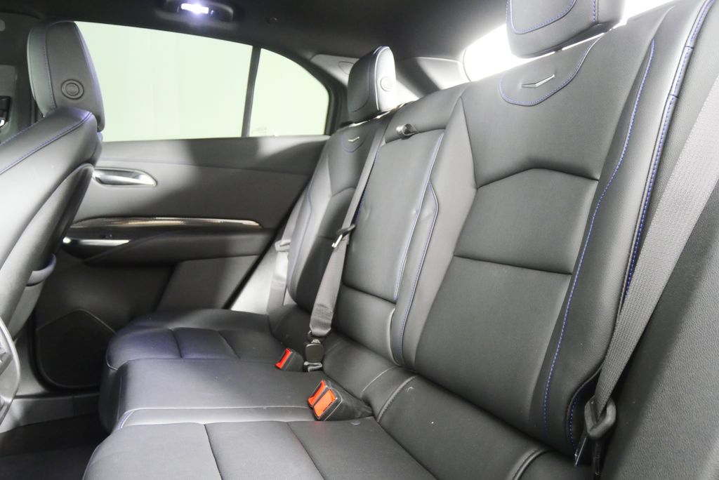 Thumbnail: 2024 Cadillac XT4 - 15