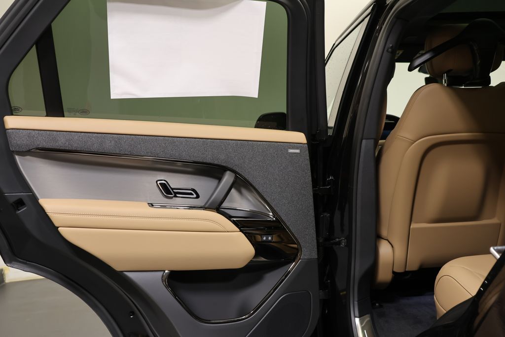 Thumbnail: 2026 Land Rover Range Rover Sport - 31