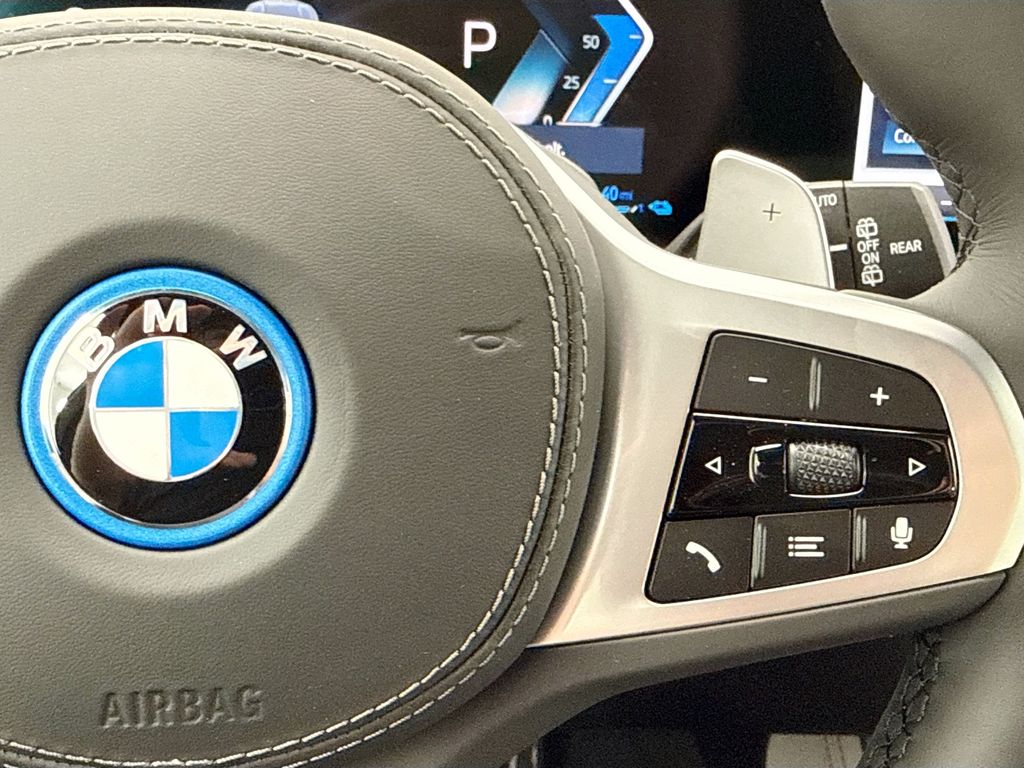 Thumbnail: 2026 BMW X5 - 12