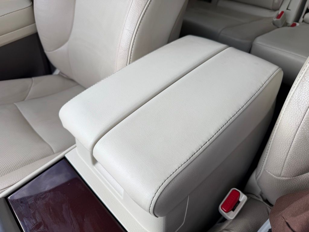 Used 2019 Gray Lexus 460 image 14