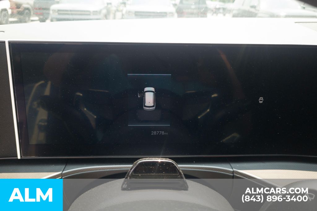 Used 2025 White Hyundai SEL image 12