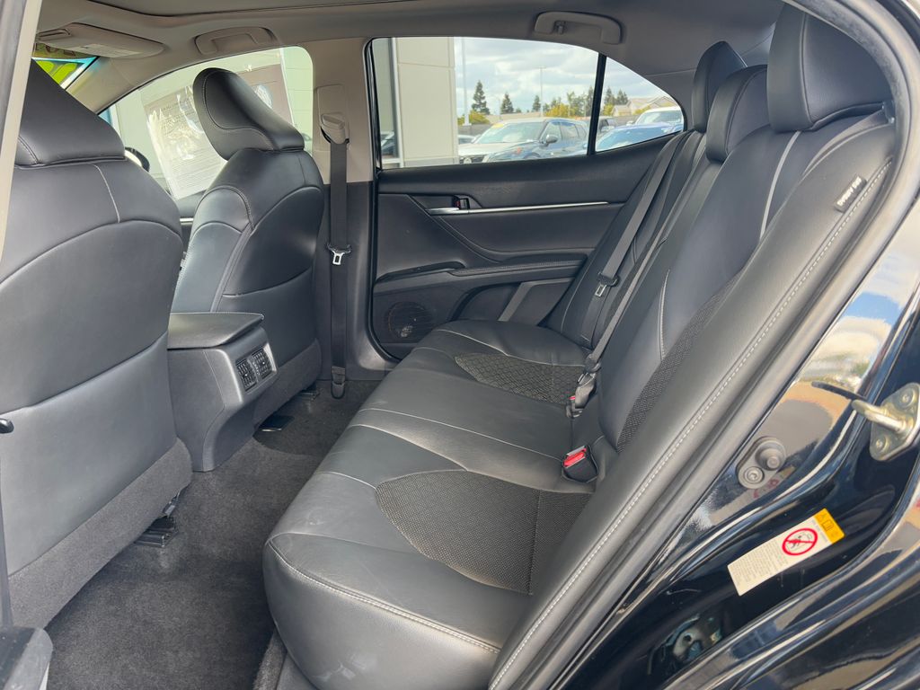 2018 Toyota Camry XSE 26