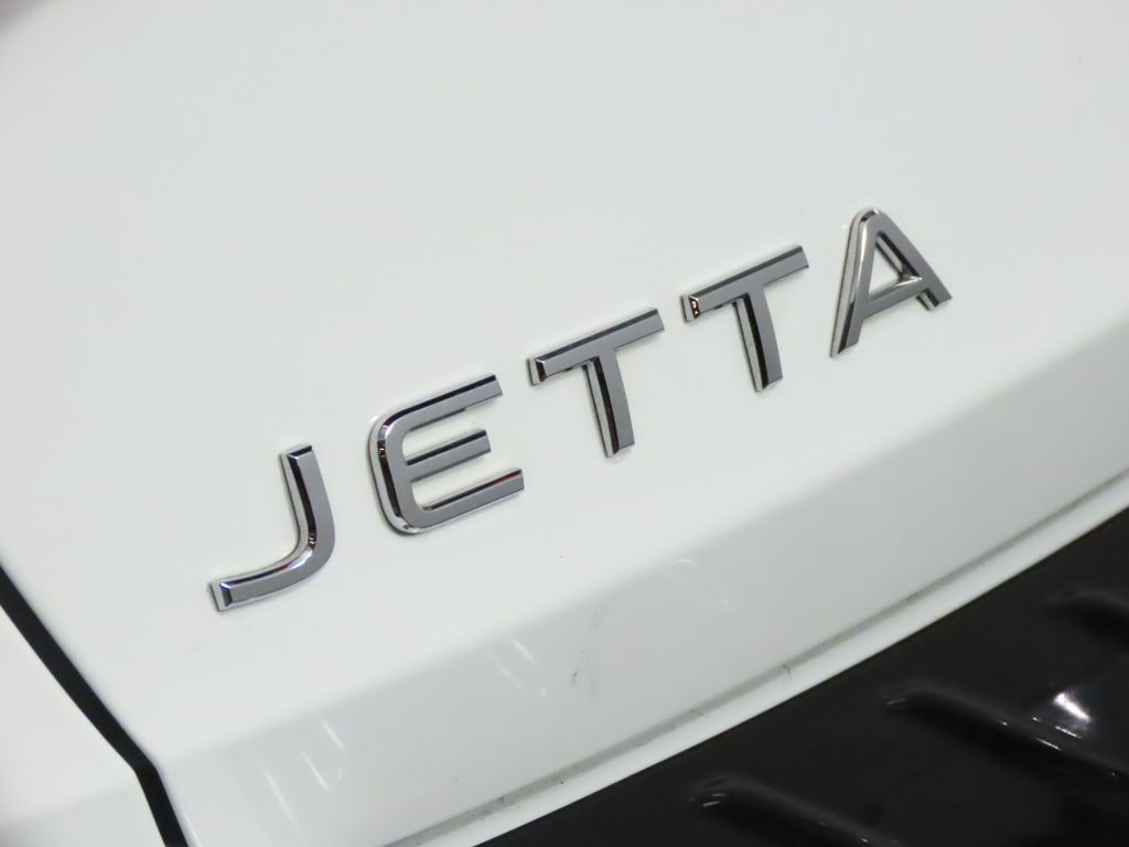 Thumbnail: 2023 Volkswagen Jetta - 9