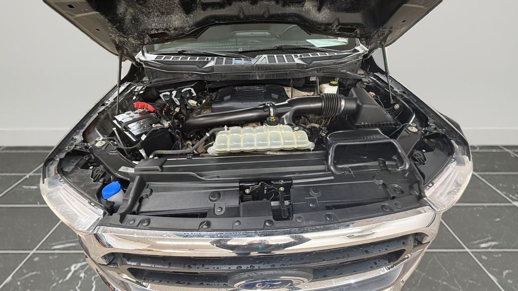 Gray 2022 Ford F-150 XLT SuperCrew 4WD Pickup Truck Four-Wheel Drive Automatic