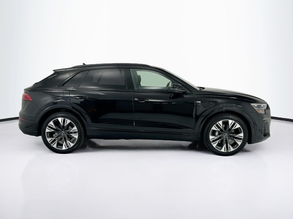 Thumbnail: 2026 Audi Q8 - 4