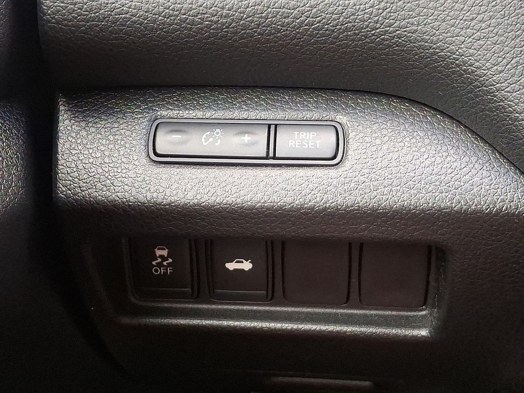 Thumbnail: 2014 Nissan Altima - 21