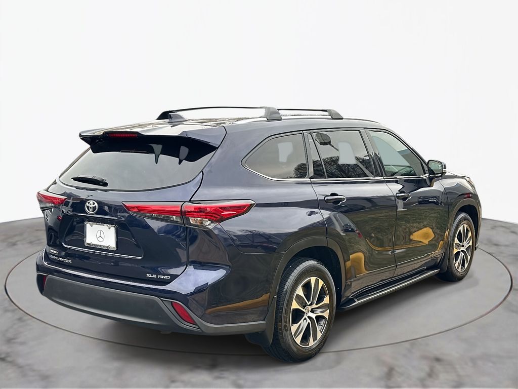 Thumbnail: 2021 Toyota Highlander - 9