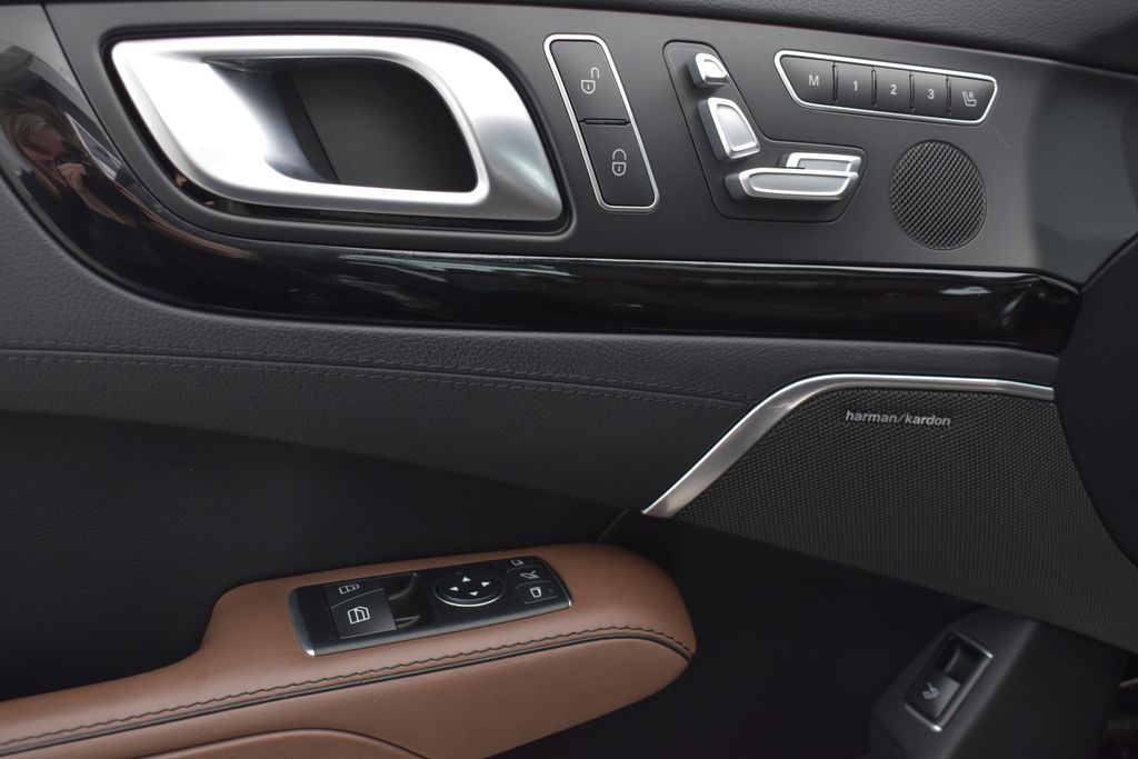 Thumbnail: 2016 Mercedes-Benz SL-Class - 12