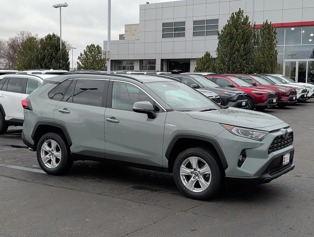 View vehicle photo 2