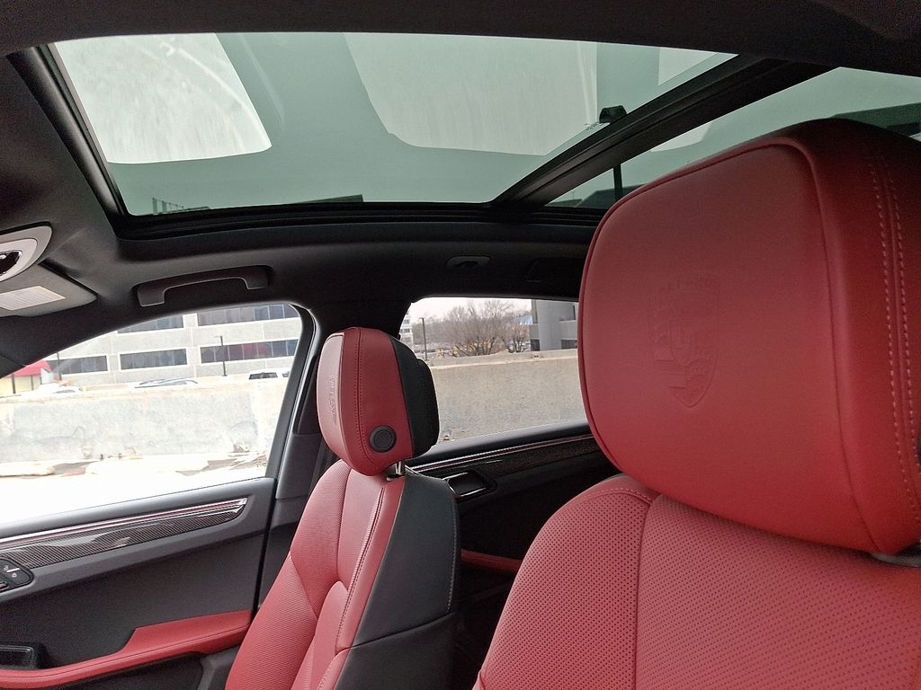 Thumbnail: 2026 Porsche Macan - 15