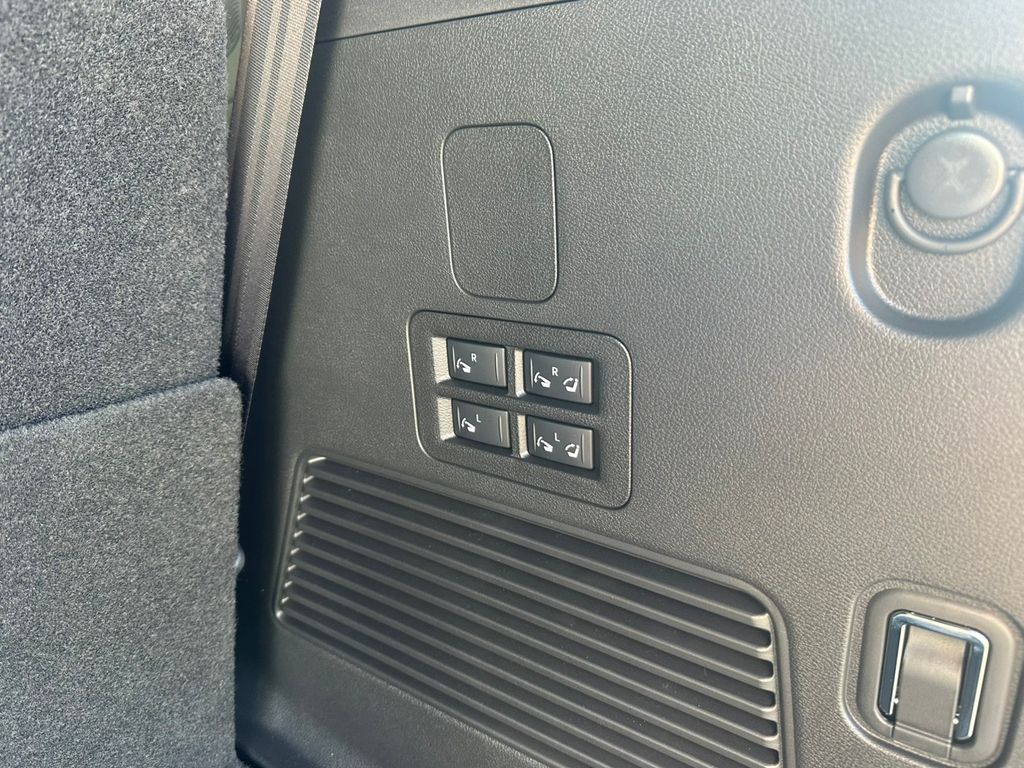 2025 Nissan Armada SL