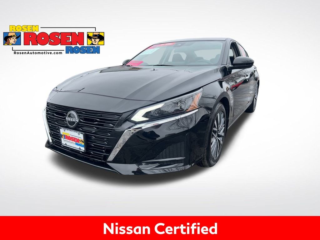 2024 Nissan Altima 2.5 SV images