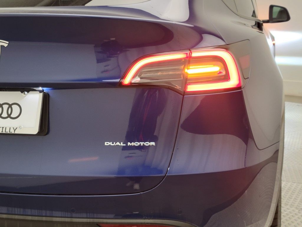 Thumbnail: 2022 Tesla Model Y - 8