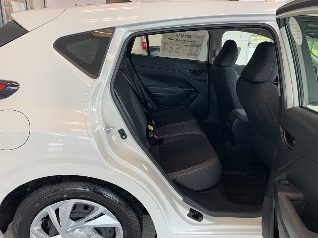 New 2025 White Subaru Base image 17