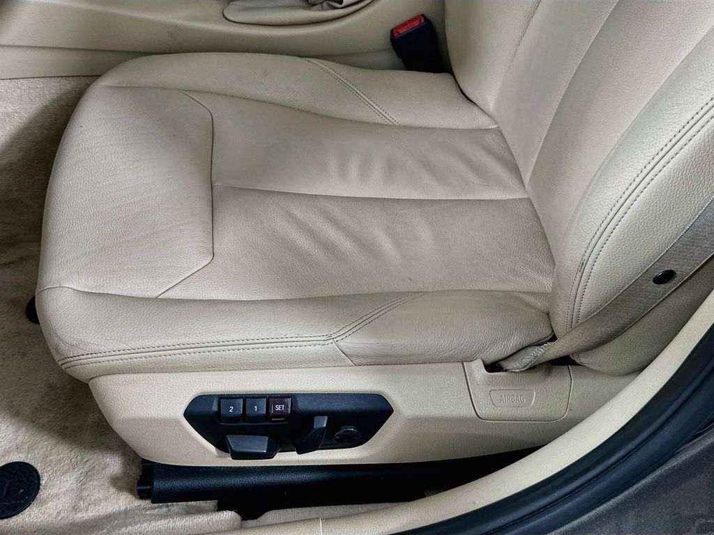 Thumbnail: 2015 BMW 3 Series - 19