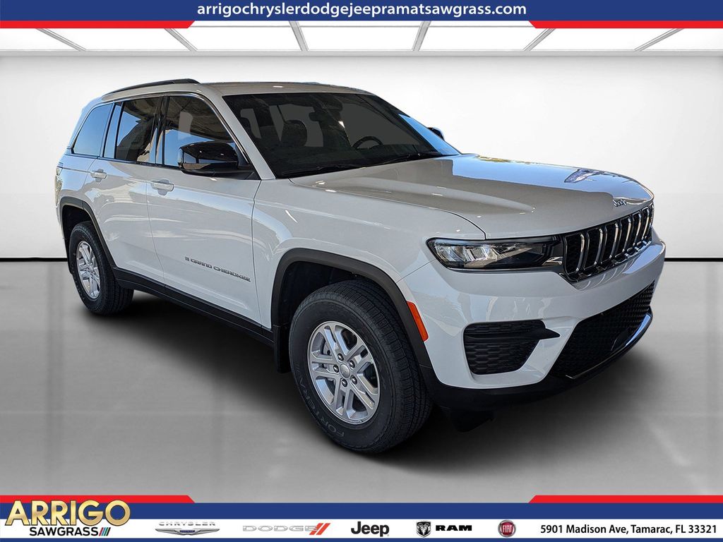 2025 Jeep Grand Cherokee Laredo