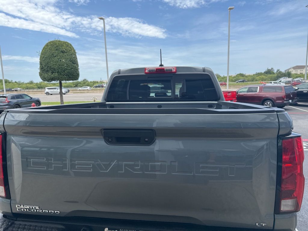 Thumbnail: 2023 Chevrolet Colorado - 6
