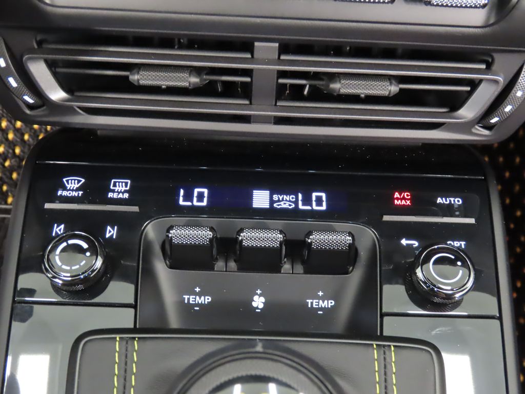 Thumbnail: 2022 Porsche 911 - 29