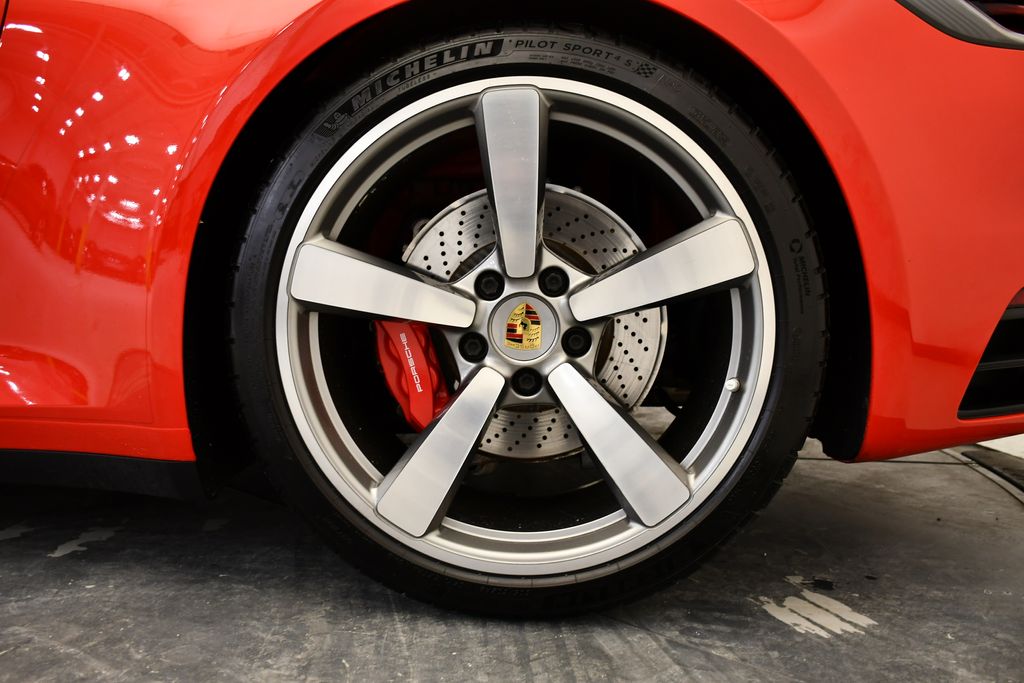 Thumbnail: 2020 Porsche 911 - 17