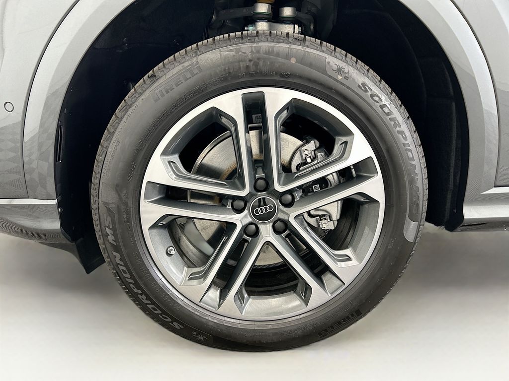 Thumbnail: 2025 Audi Q5 - 30