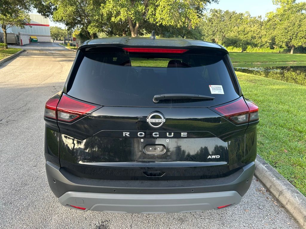 Thumbnail: 2023 Nissan Rogue - 4