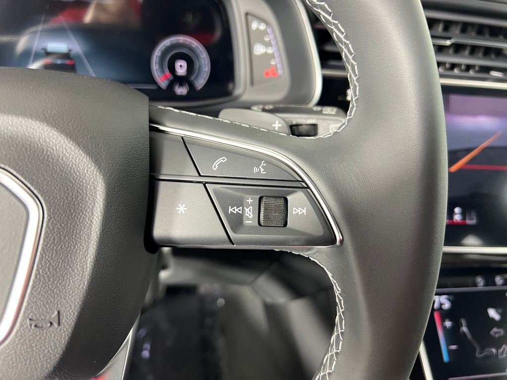 Thumbnail: 2025 Audi Q7 - 18