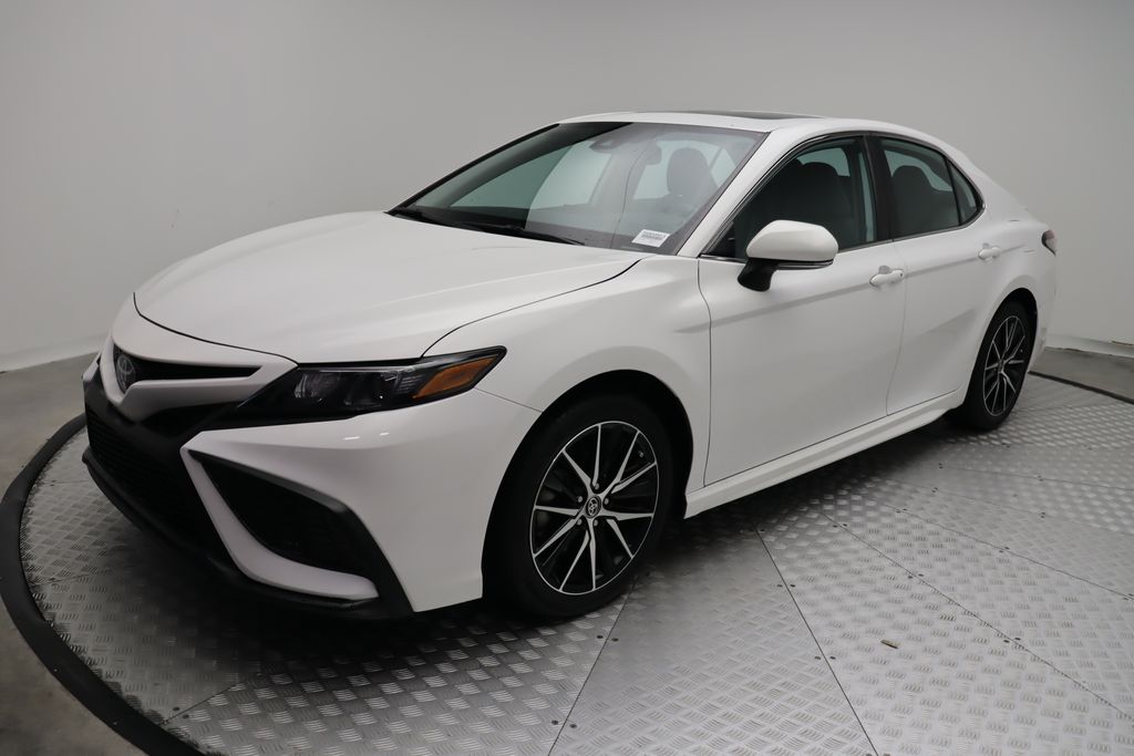 2023 Toyota Camry SE Hero Image