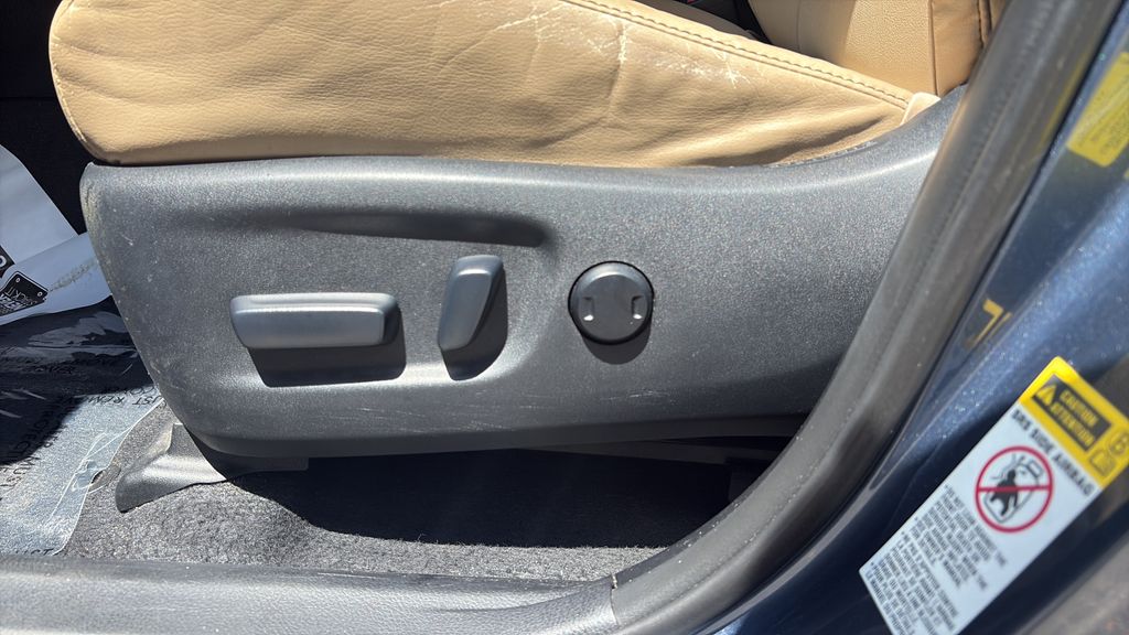 Used 2014 Blue Toyota Limited image 17