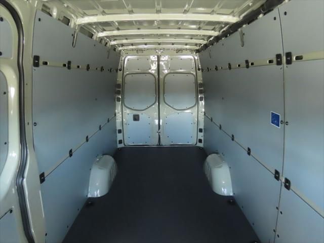 Thumbnail: 2025 Mercedes-Benz Sprinter - 29