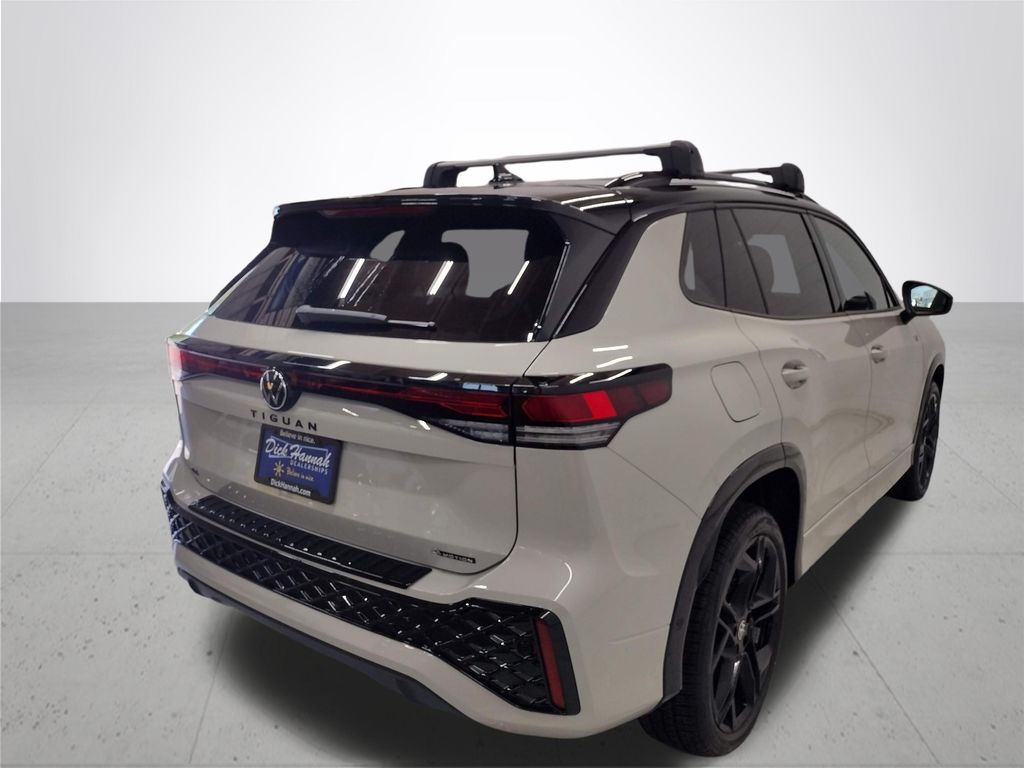 2026 Volkswagen Tiguan 2.0T SE R-Line Black