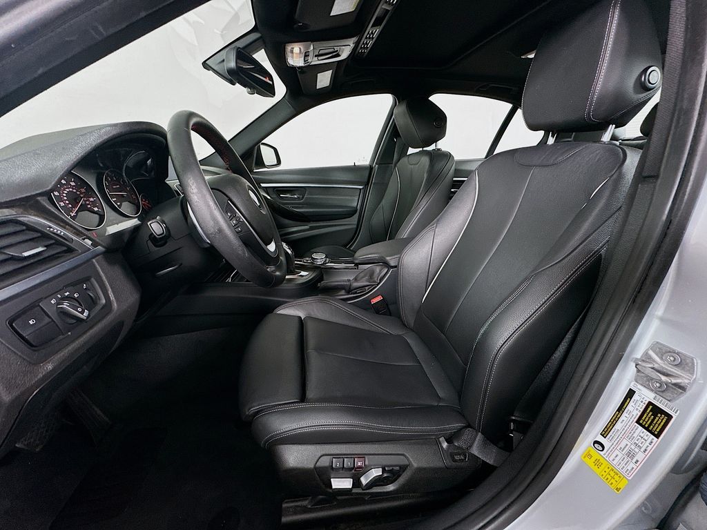 Thumbnail: 2016 BMW 3 Series - 20