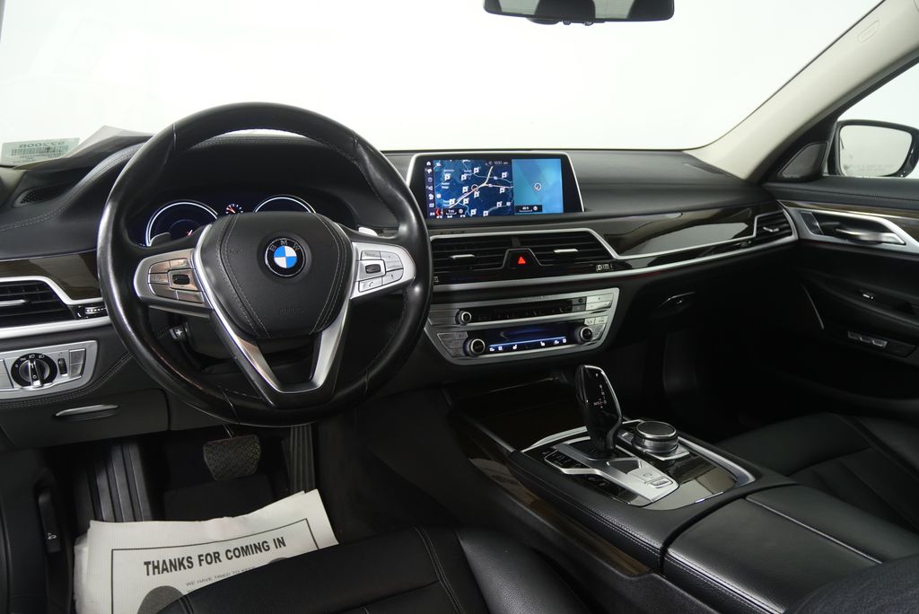 Thumbnail: 2018 BMW 7 Series - 18