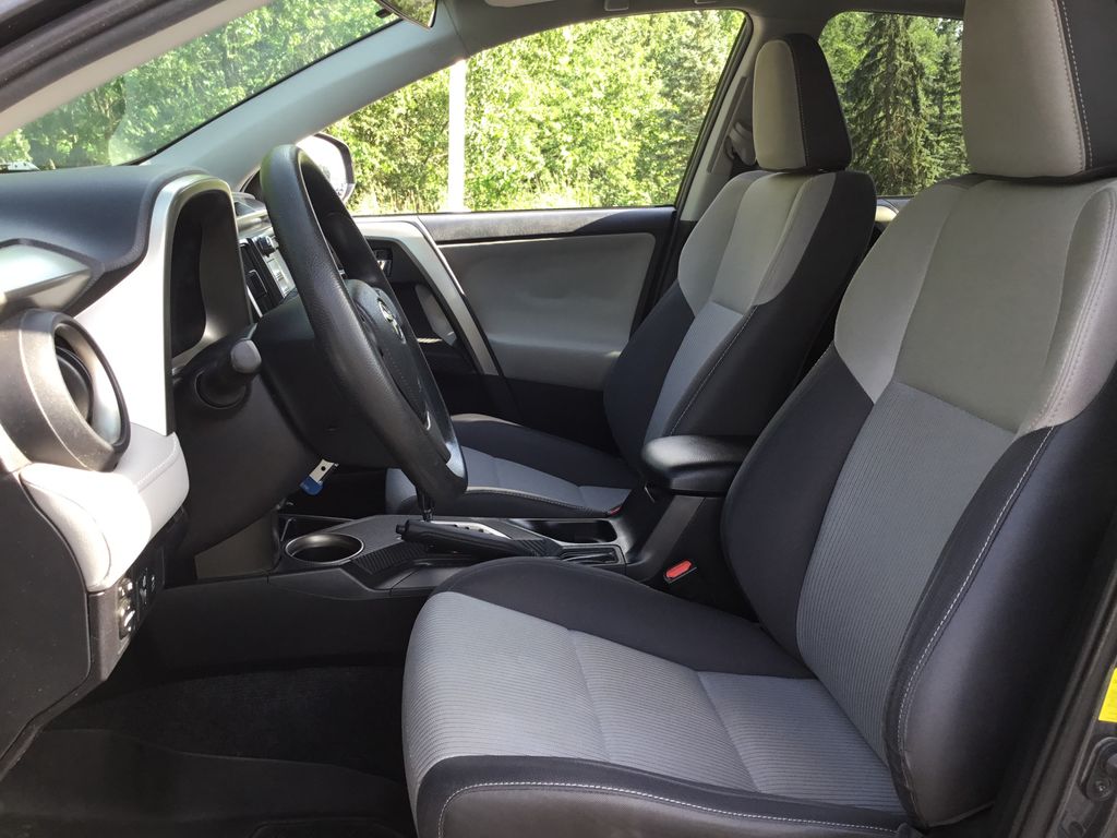 Thumbnail: 2015 Toyota RAV4 - 10