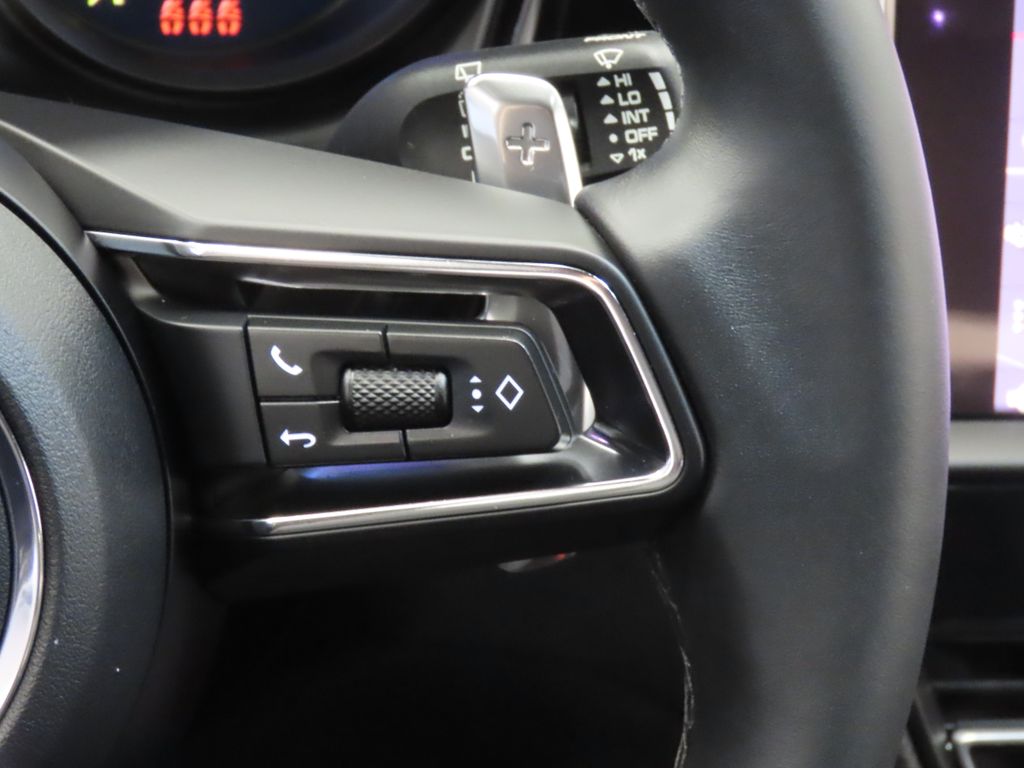 Thumbnail: 2026 Porsche Macan - 22
