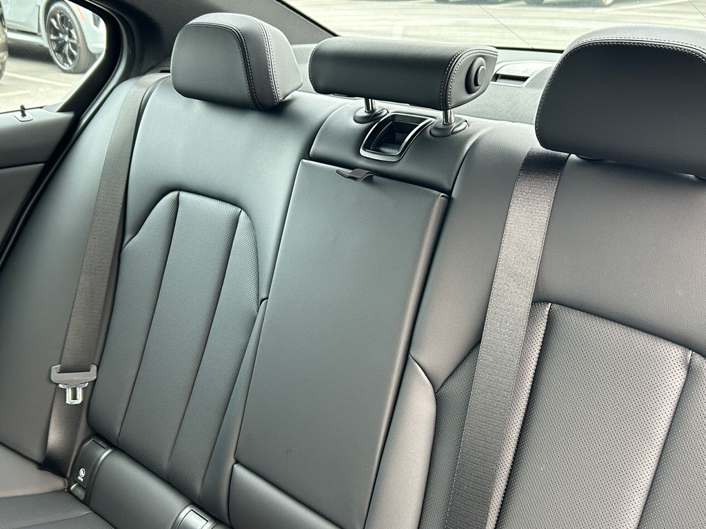 2023 BMW 3 Series 330i 32