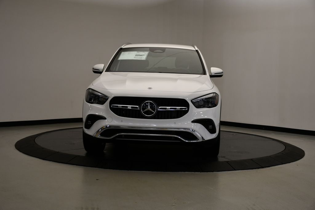 2025 Mercedes-Benz GLA 250 4MATIC 8