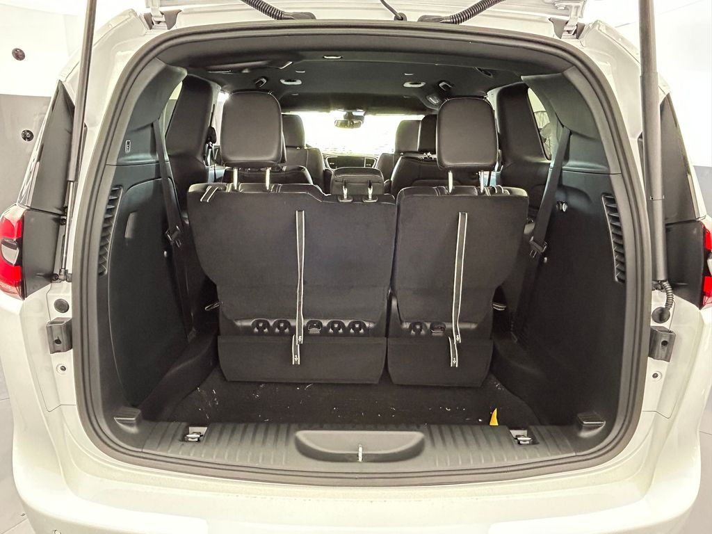 New 2026 Bright White Clearcoat Chrysler Select image 33