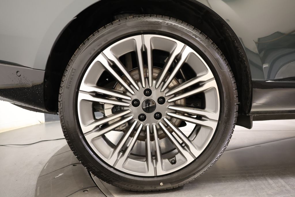 Thumbnail: 2026 Land Rover Range Rover - 11