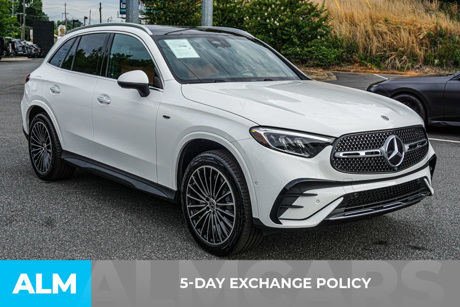 Used 2025 White Mercedes-Benz GLC 350e image 4