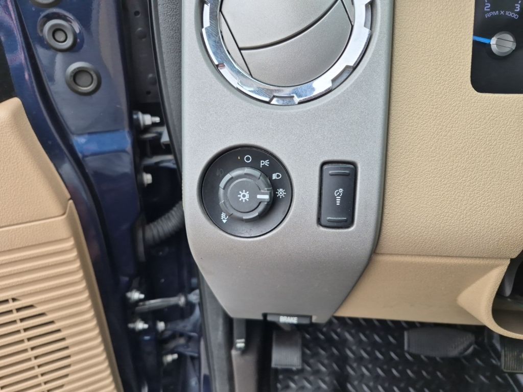 Used 2015 Blue Ford Lariat image 32