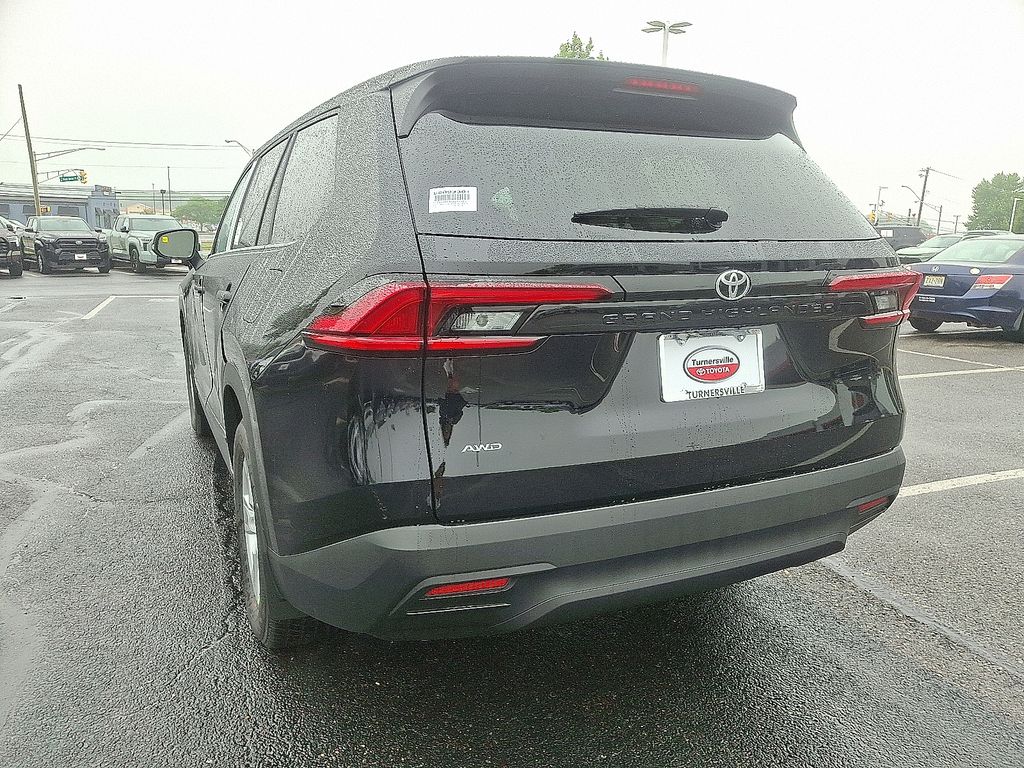 Thumbnail: 2025 Toyota Grand Highlander - 3