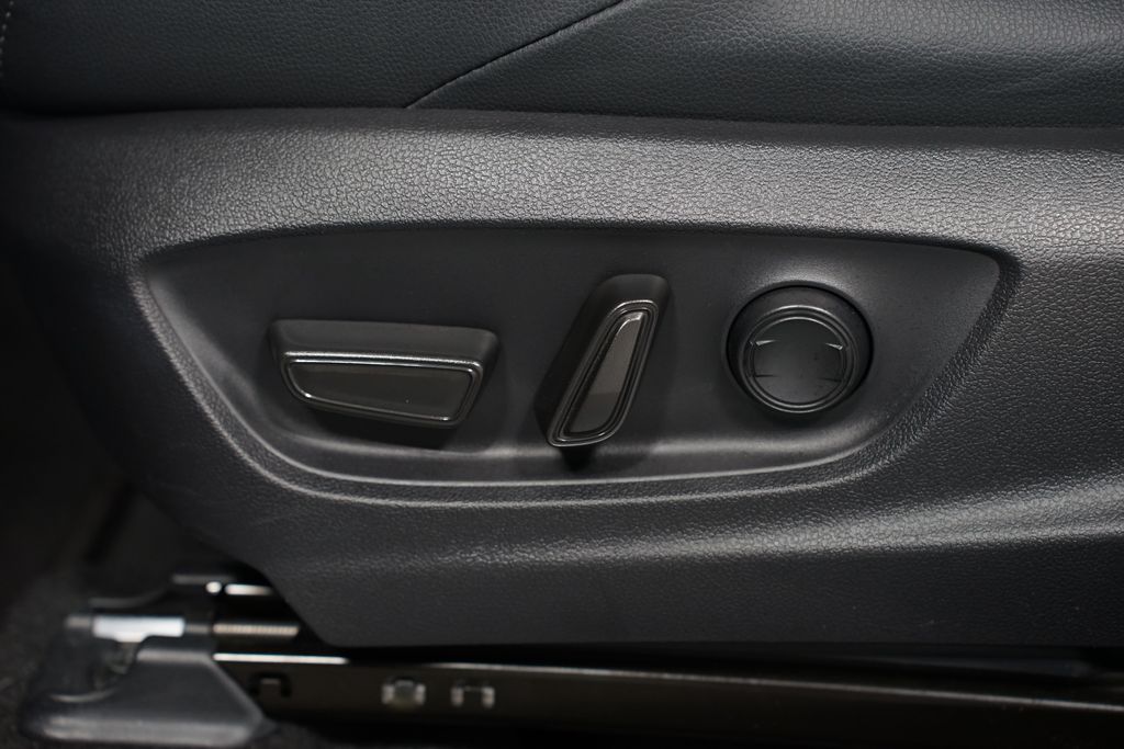 Thumbnail: 2024 Toyota bZ4X - 30