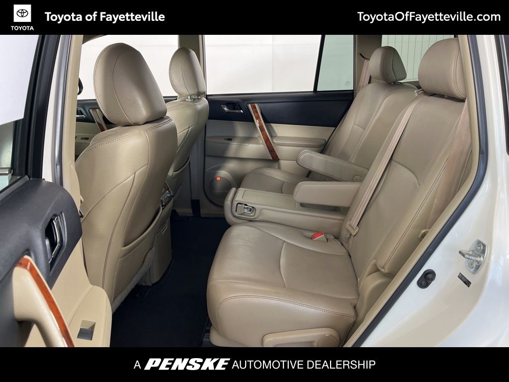 Thumbnail: 2012 Toyota Highlander - 27