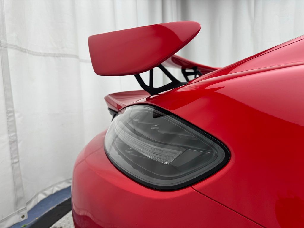 2021 Porsche 718 Cayman GT4 16