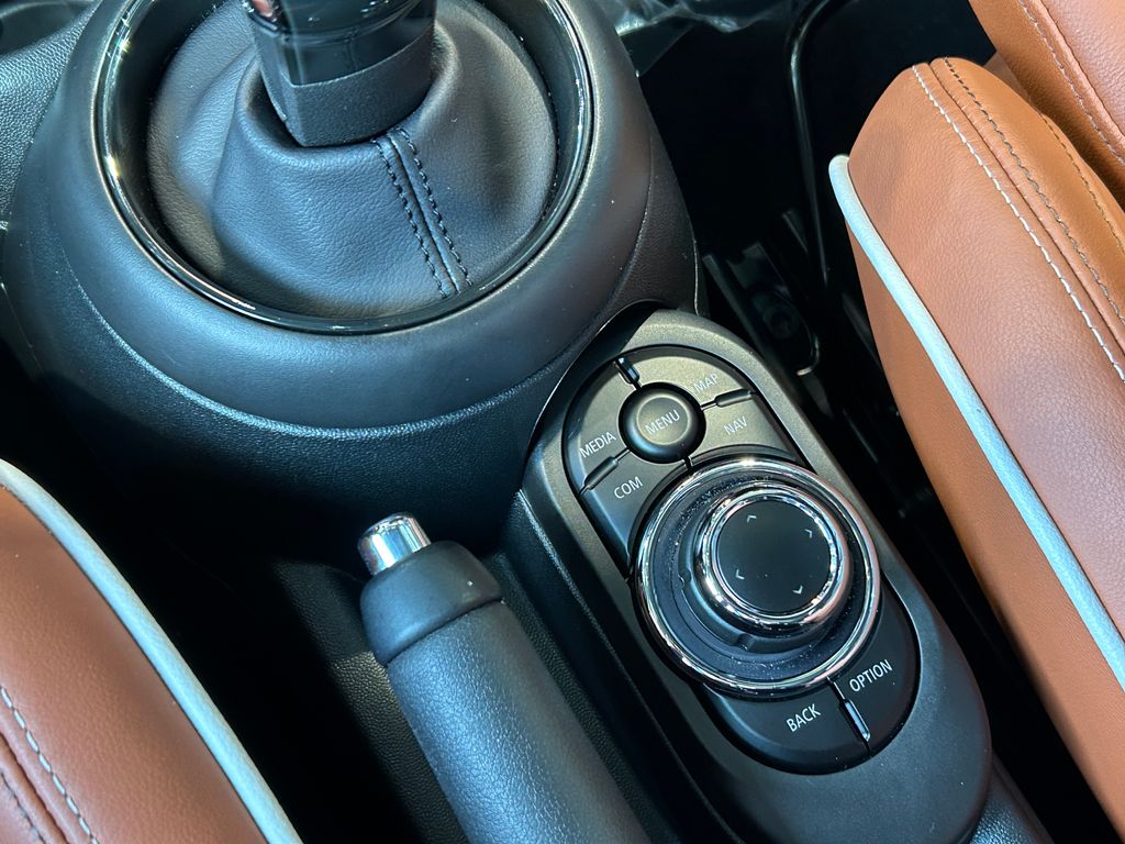 Thumbnail: 2023 MINI Cooper - 28