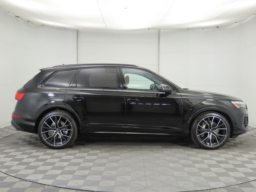 Thumbnail: 2025 Audi Q7 - 4